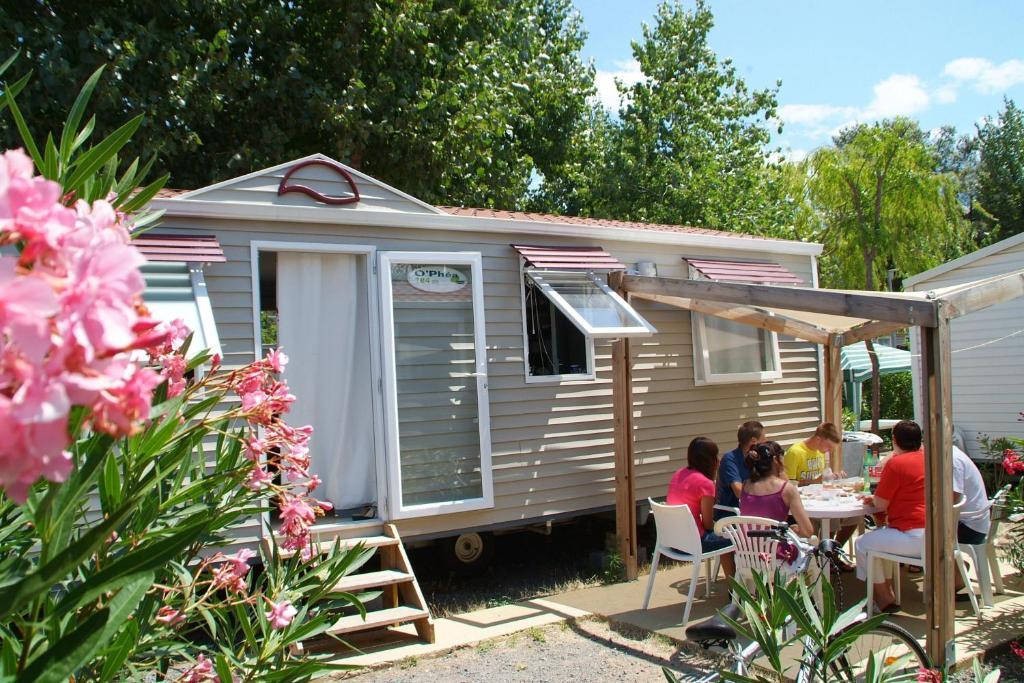 Camping Resort Les Champs Blancs Агде Стая снимка