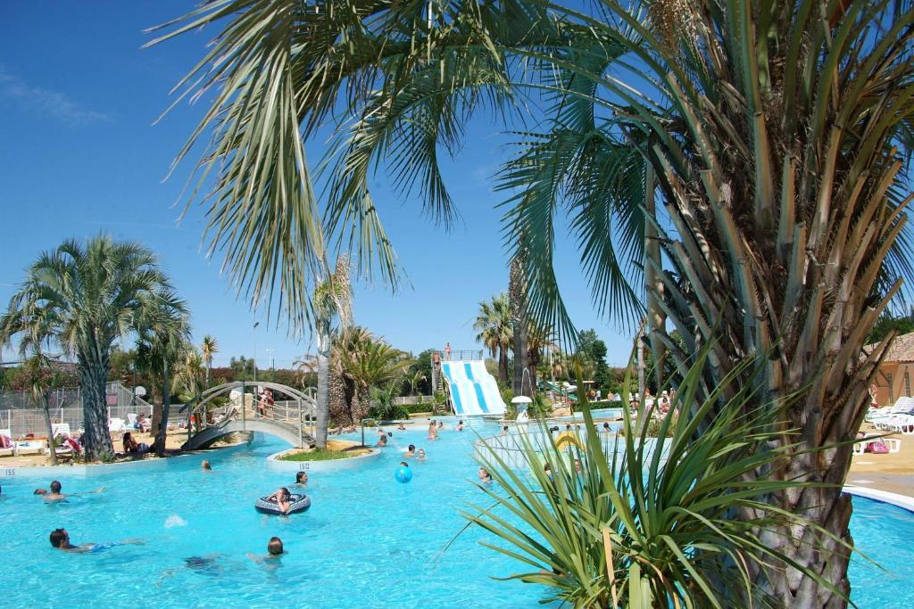 Camping Resort Les Champs Blancs Агде Екстериор снимка