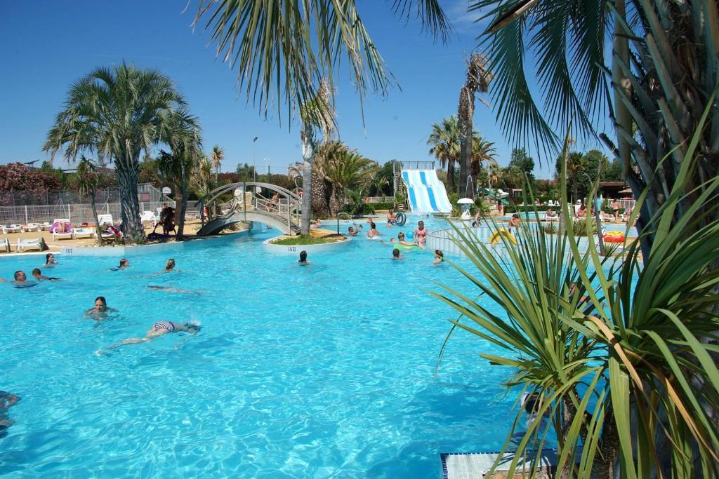 Camping Resort Les Champs Blancs Агде Екстериор снимка