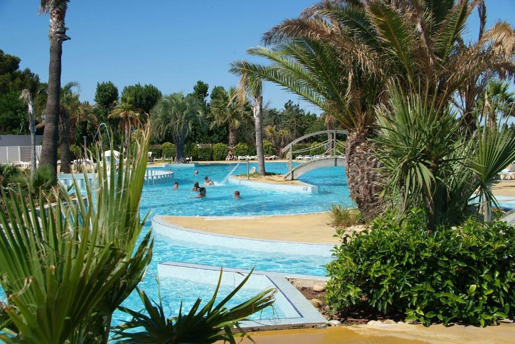 Camping Resort Les Champs Blancs Агде Екстериор снимка